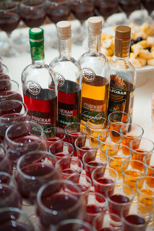 Дегустация продукции ЗАО "Арсенал Вин" в г.Череповце в рамках презентации нового сезона Единой рекламной службы совместно с "12 канал"