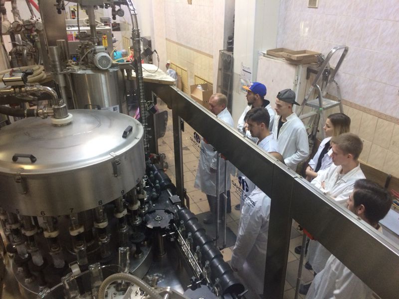 2 октября ЗАО "Арсенал Вин" совместно с АО "Череповецкий ЛВЗ" провели экскурсионную программу на ликеро-водочном заводе г.Череповца