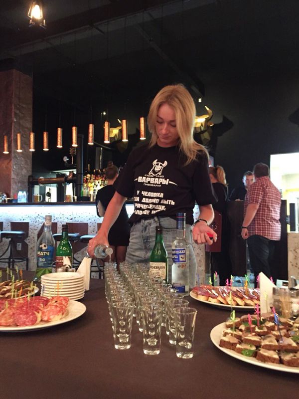 Дегустация продукции ЗАО "Арсенал Вин" в г.Череповце в рамках празднования дня рождения стейк-хауз "Варвары"